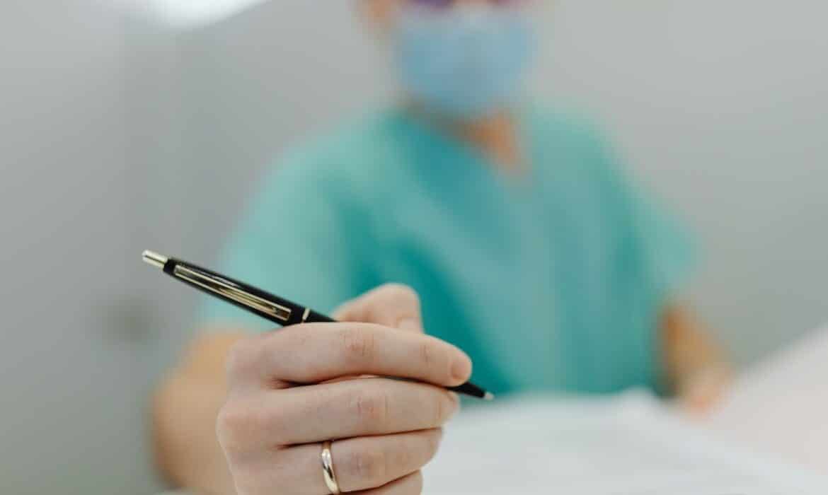 Les raisons de choisir un stylo 4 couleurs personnalisé pour votre événement professionnel