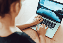 Comment les entreprises peuvent-elles créer une présence en ligne ?