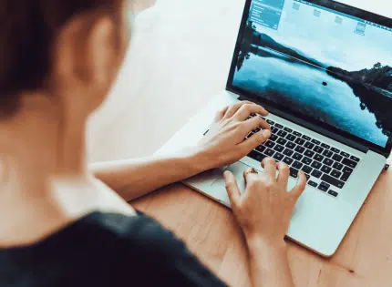 Comment les entreprises peuvent-elles créer une présence en ligne ?
