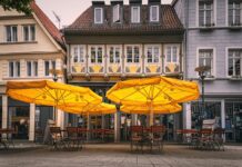 Comment assurer la stabilité de votre parasol sur la terrasse de votre restaurant