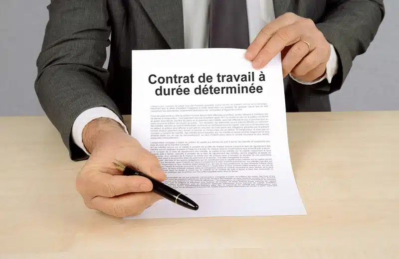 Quand dois-je signer un contrat à durée indéterminée ?