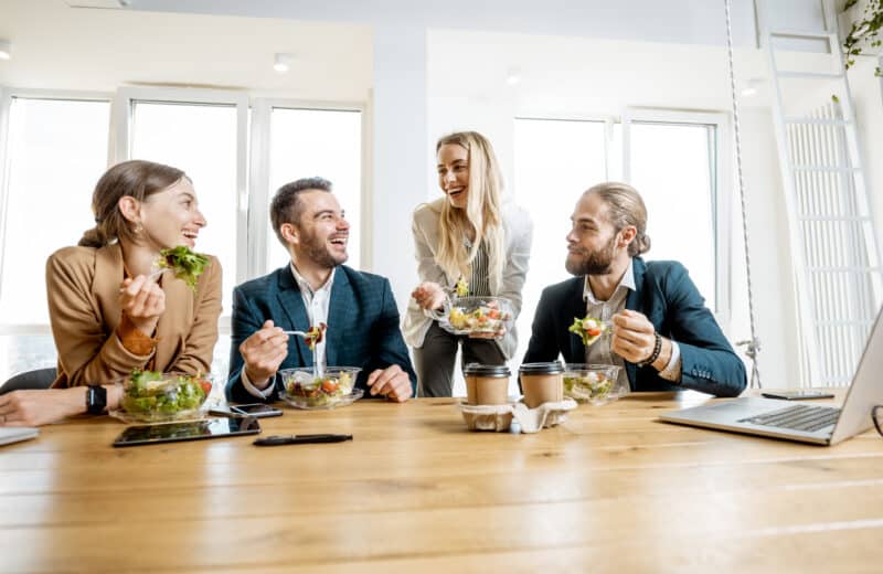 La gastronomie au sein d’une location de bureau à Paris : Une expérience culinaire innovante