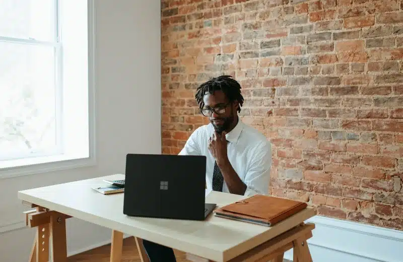 Comment s’appelle le dirigeant d’une entreprise individuelle ?